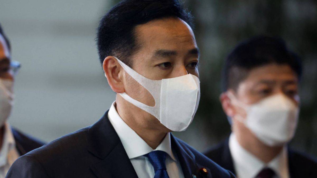 Japonya’da ekonomi bakanı istifa etti