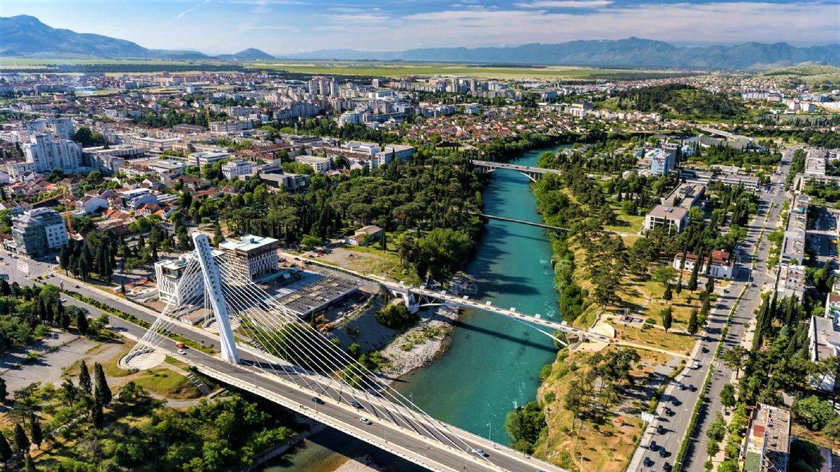 Karadağ'da sosyalistler 24 yıl sonra kaybetti