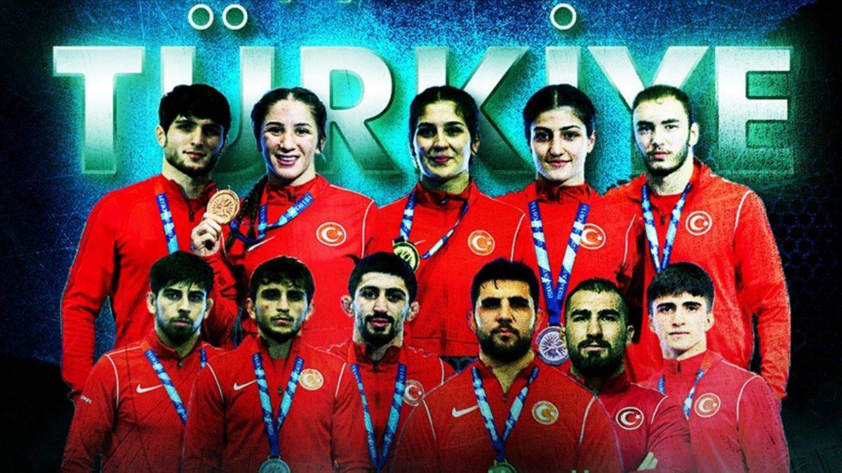 Milli güreşçilerden tarihi başarı