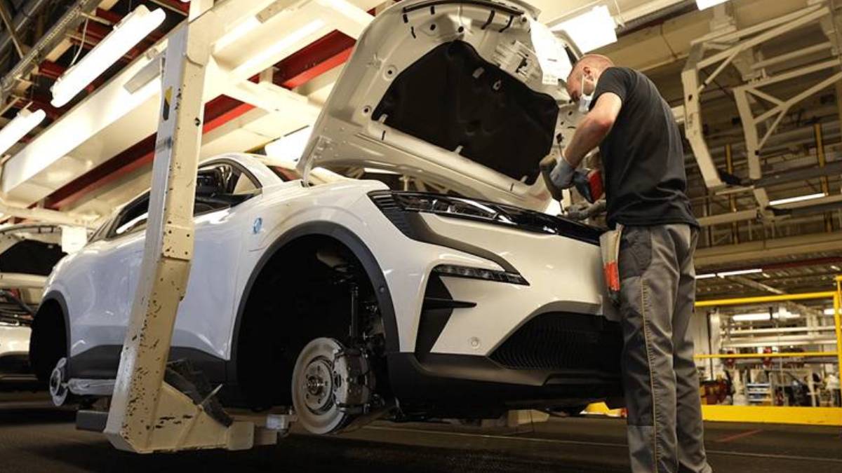 Fabrika çıkışlı yenilenmiş 2. el araç fiyatı | Yenilenmiş garantili ikinci el araba nereden, nasıl alınır? Renault fiyatı ne kadar?