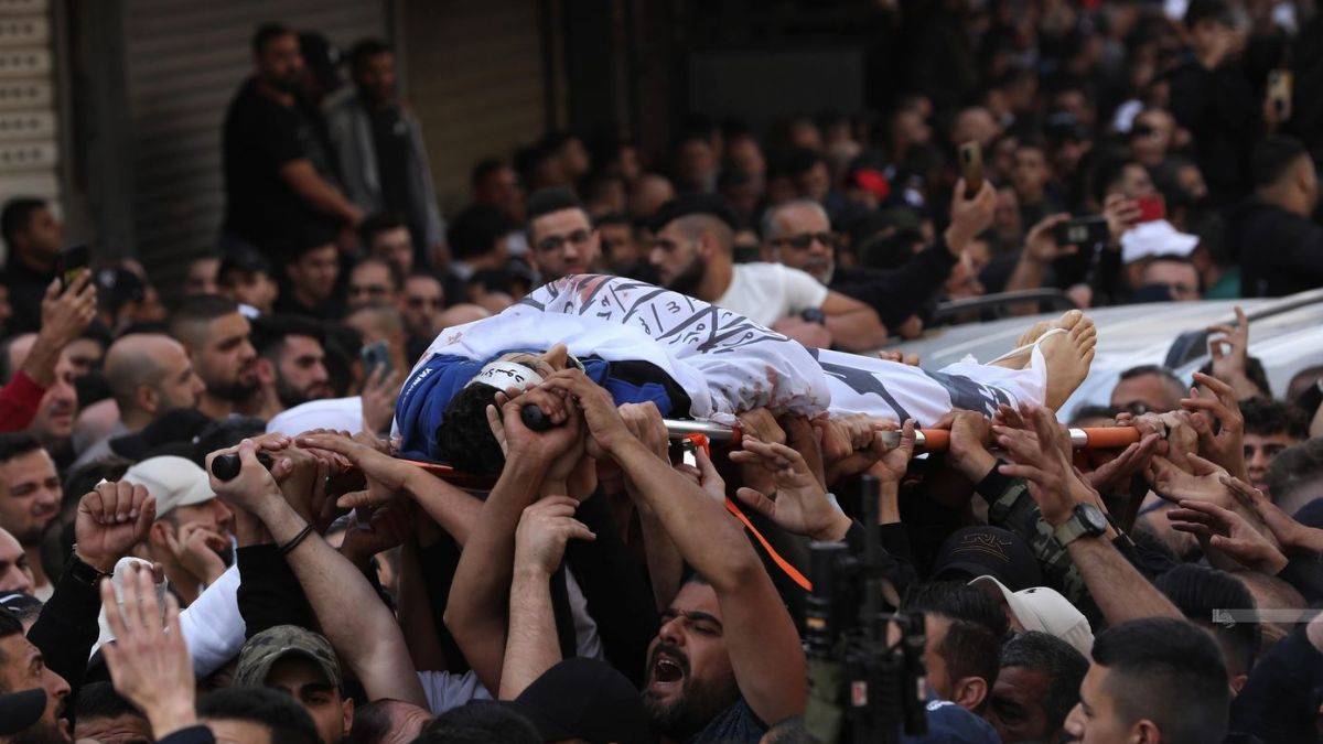 Nablus şehitlerini uğurladı