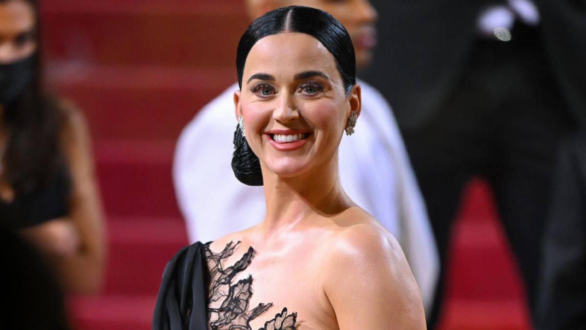 Katty Perry'nin gözüne ne oldu? Katty Perry'nin göz kapağı mı düştü?