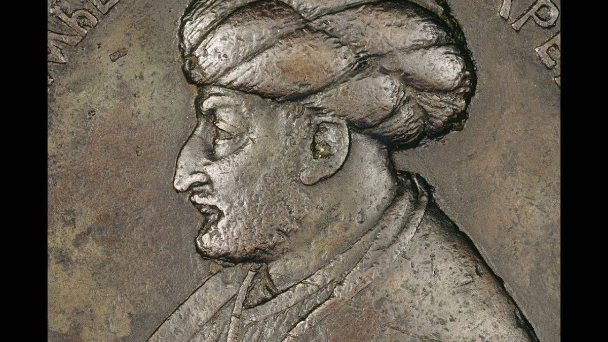 Fatih'in 'Bizans İmparatoru' yazılı madalyonu satıldı