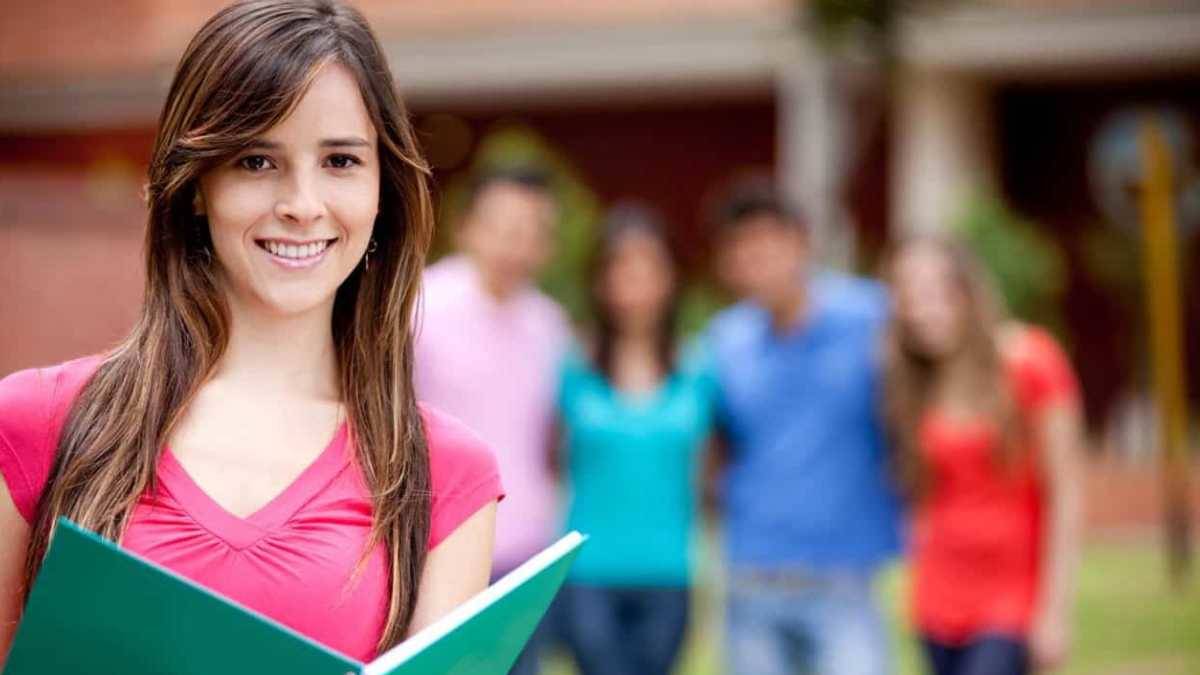 28 Ekim'de üniversiteler tatil mi? 28 Ekim üniversite öğleden sonra ders var mı? Vakıf Üniversitelerde 28 Ekim'de öğlene kadar mı?