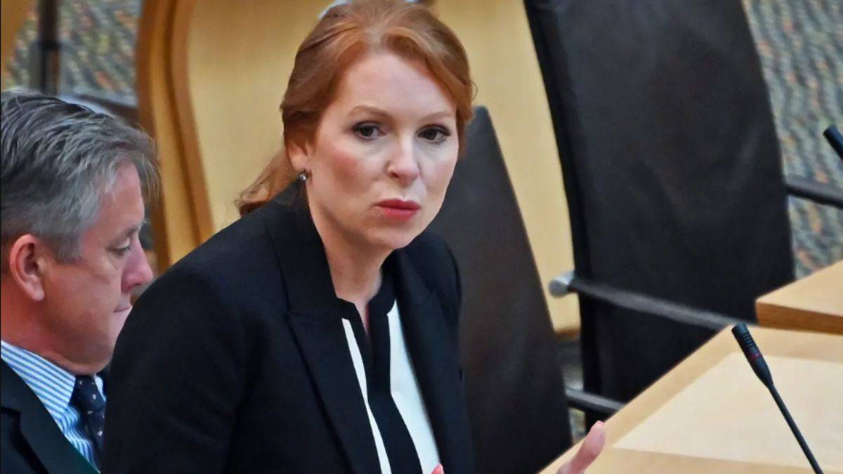 İskoçya'da 'cinsiyet değiştirme yasası' istifası