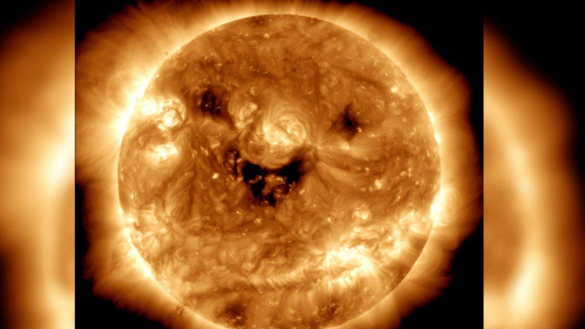 NASA paylaştı: Güneş'in masum olmayan gülümsemesi!