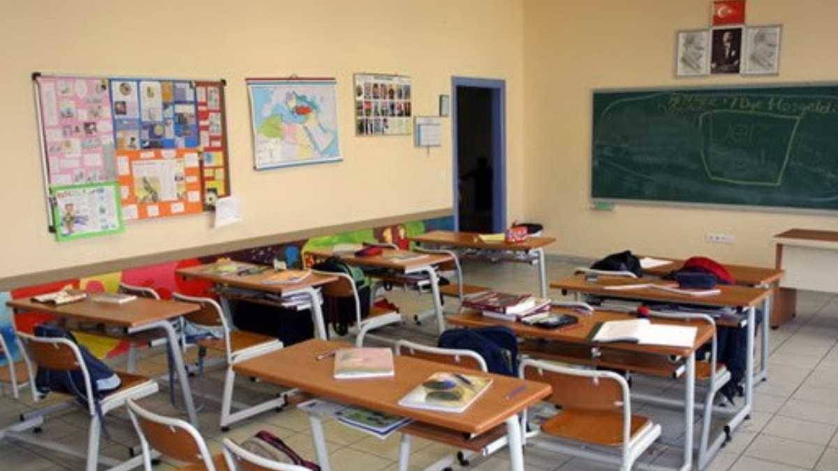 Sendikalardan grev kararı! Yarın (1 Kasım) okullar tatil mi? 1 Kasım ders işlenecek mi? 1-2 Kasım'da ders var mı?