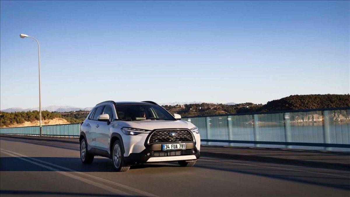 Toyota Corolla Cross Hybrid Türkiye'de | Corolla Cross Hybrid fiyatı ve özellikleri