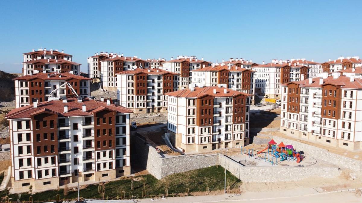TOKİ orta gelir sosyal konut hangi illerde yapılacak? TOKİ 100 bin sosyal konut İstanbul-İzmir-Ankara'da hangi ilçe ve mahallede yapılacak?