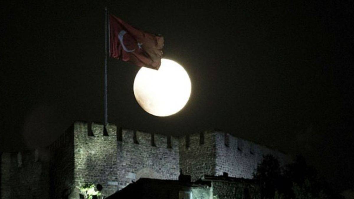 8 Kasım ay tutulması saat kaçta olacak? Ay tutulması Türkiye'de izlenebilecek mi?