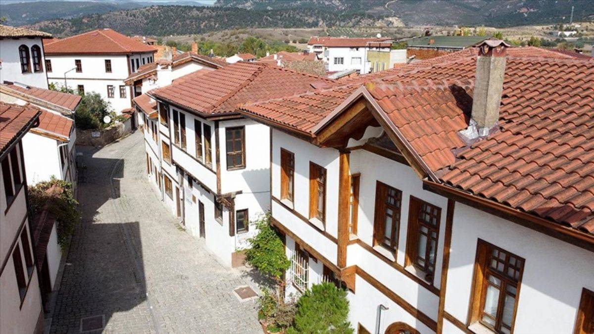 5000 yıllık Osmaneli sokakları ve tarihi konakları