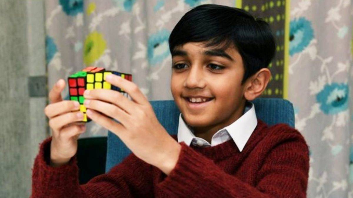 11 yaşındaki Yusuf, Einstein ve Hawking'i geçti!