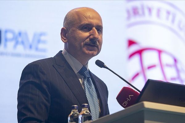 Bakan Karaismailoğlu, beton yollar konusunda deneyimli ülkelerle iş birliğine açık olduklarını bildirdi