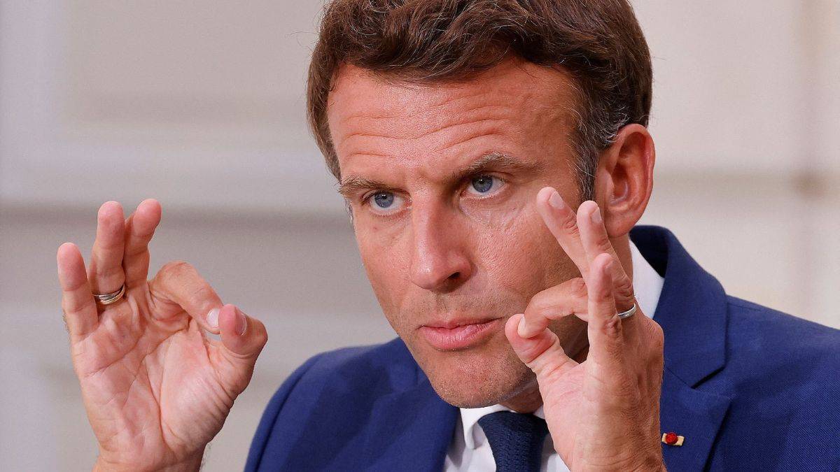 Macron: Fransızlar kibirliler... 'Aynam benim güzel aynam'