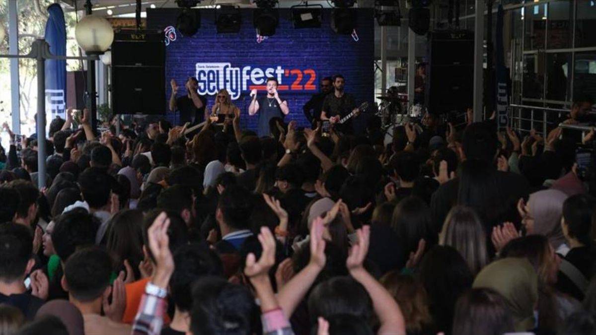 Türk Telekom 'Selfy Kampüste' ile üniversite öğrencileriyle buluştu