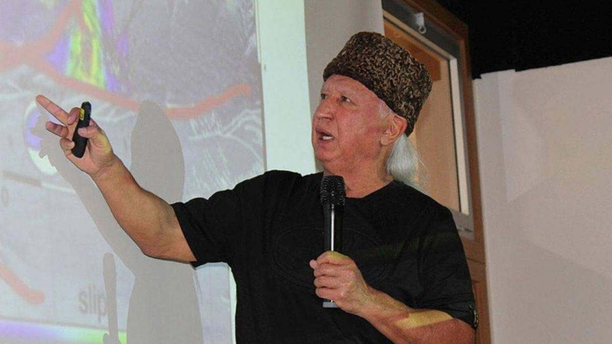 Prof Dr. Üşümezsoy canlı yayında sunucuları fırçaladı