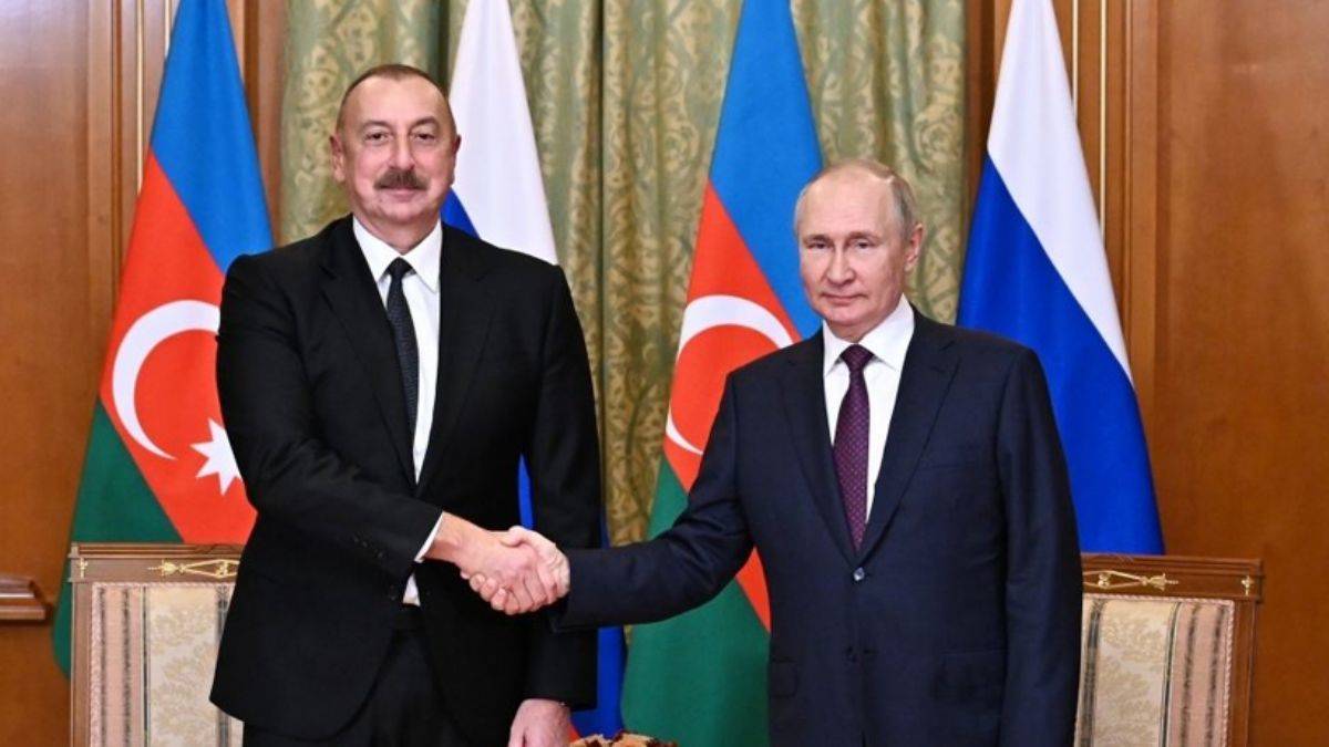 Putin ve Aliyev’den üçlü bildiri görüşmesi