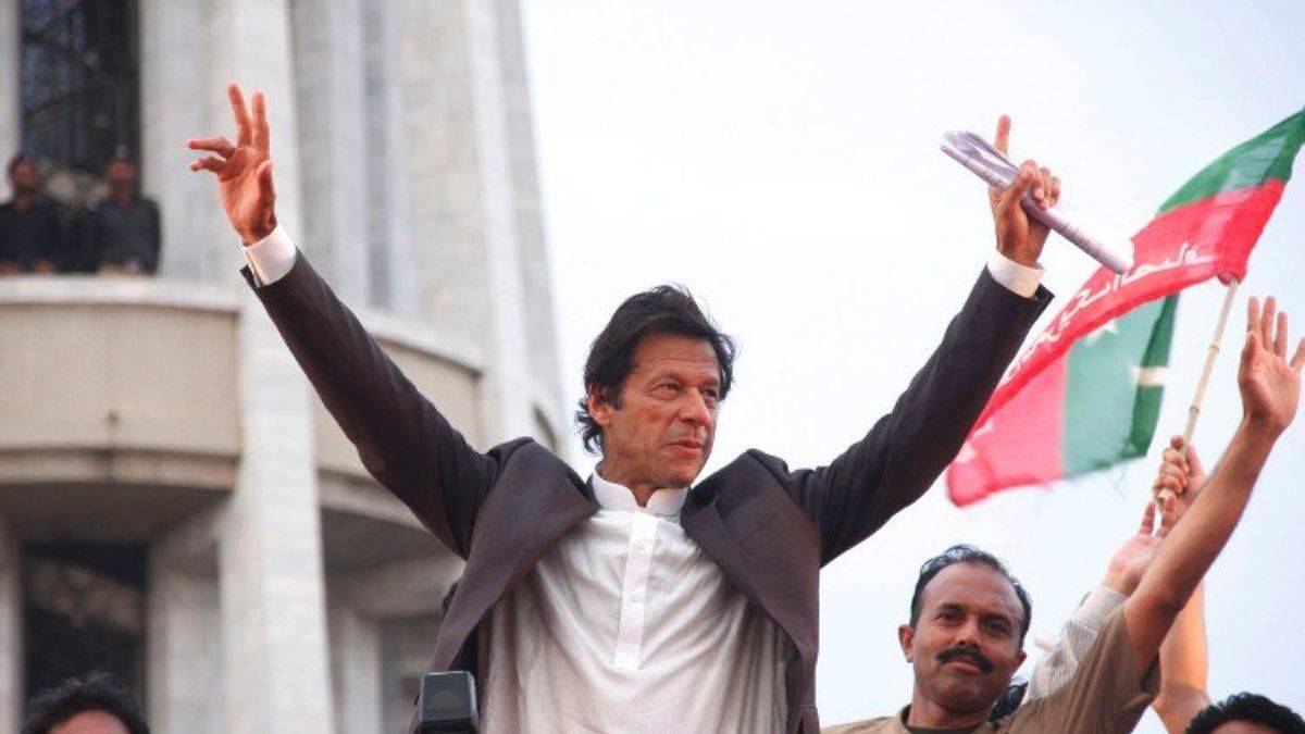 İmran Han'dan toplu istifa resti
