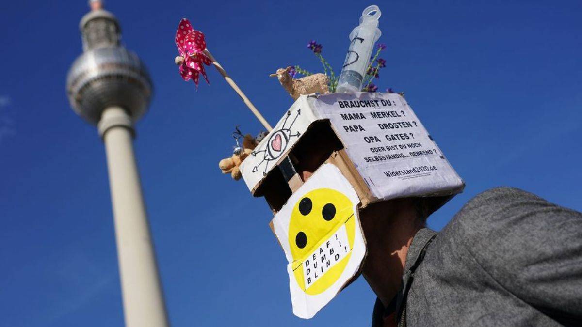 'Bilime tapan, taptıkça aklını kaybeden putperestler...'