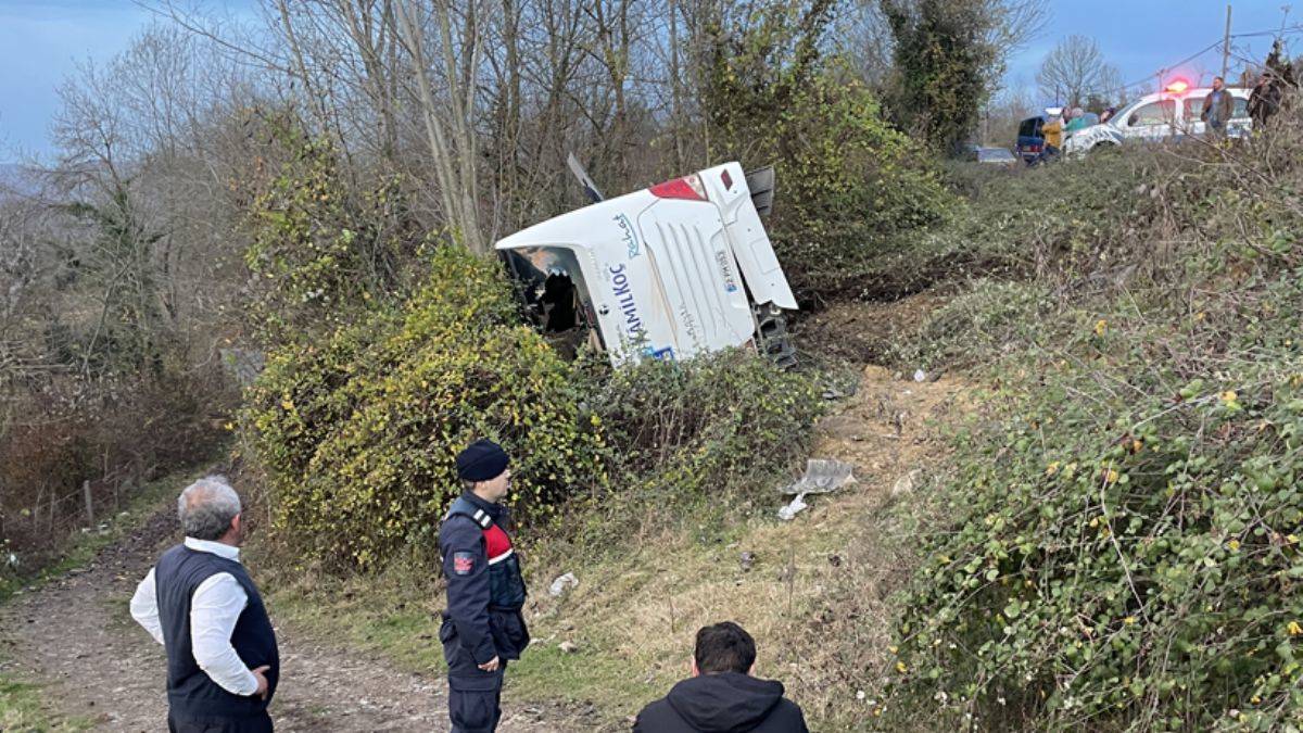 Bartın'da yolcu otobüsü devrildi: Çok sayıda yaralı var!