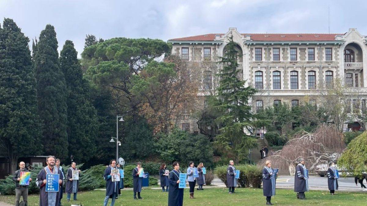 Boğaziçi Üniversitesi 'dökülüyor'
