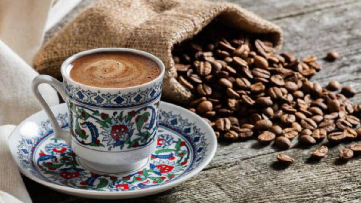 Aç karnına kahve içmenin 3 zararı!