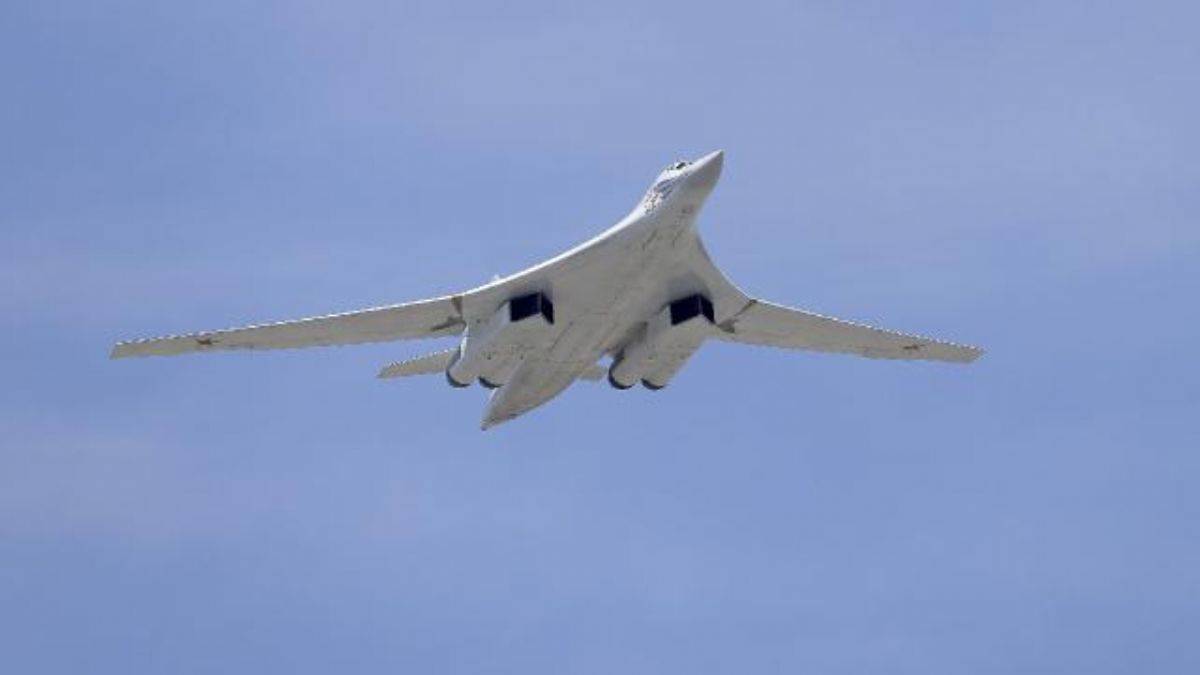 İki ülkenin bombardıman uçakları Japon Denizi üzerinde