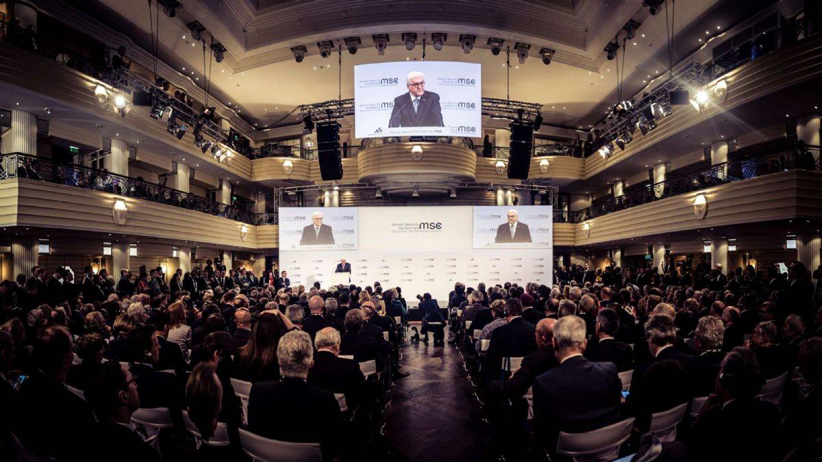 Medvedev: Korkak Avrupalılar...