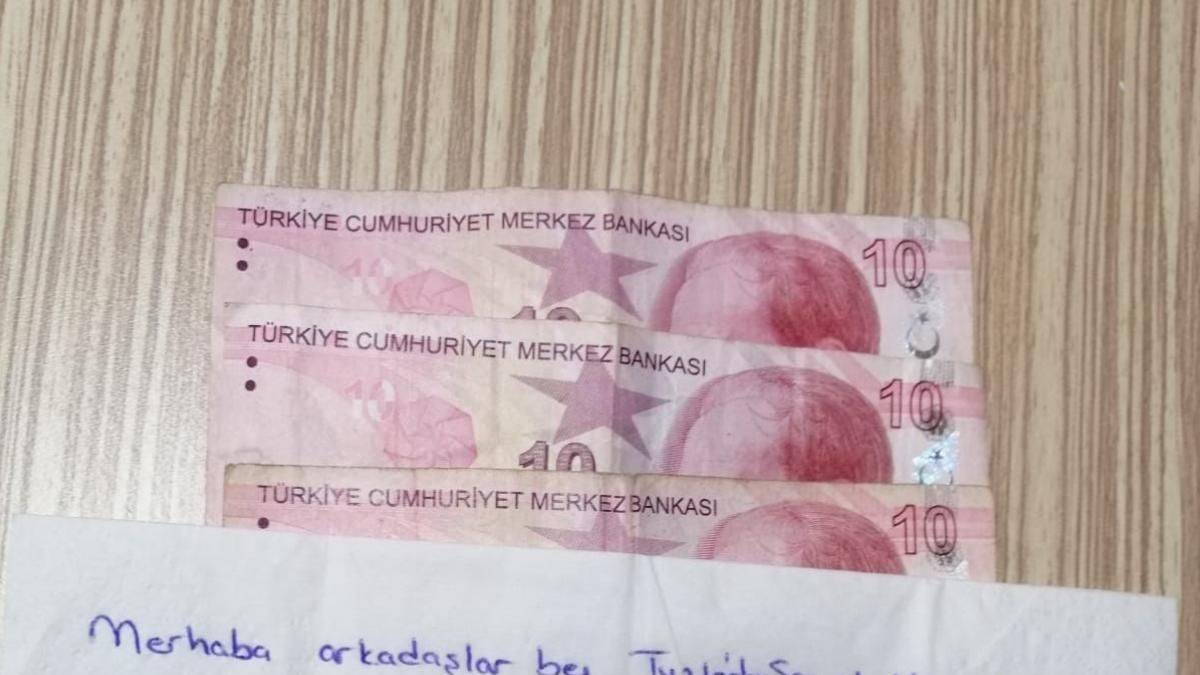 Askerlerden öğrencilere 'Hakkınızı helal edin' notu