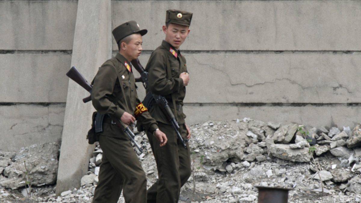 Güney Kore filmi izleyen iki genç idam edildi