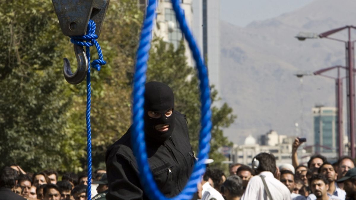 İran: İdama mahkum edilen göstericiler yakında infaz edilecek