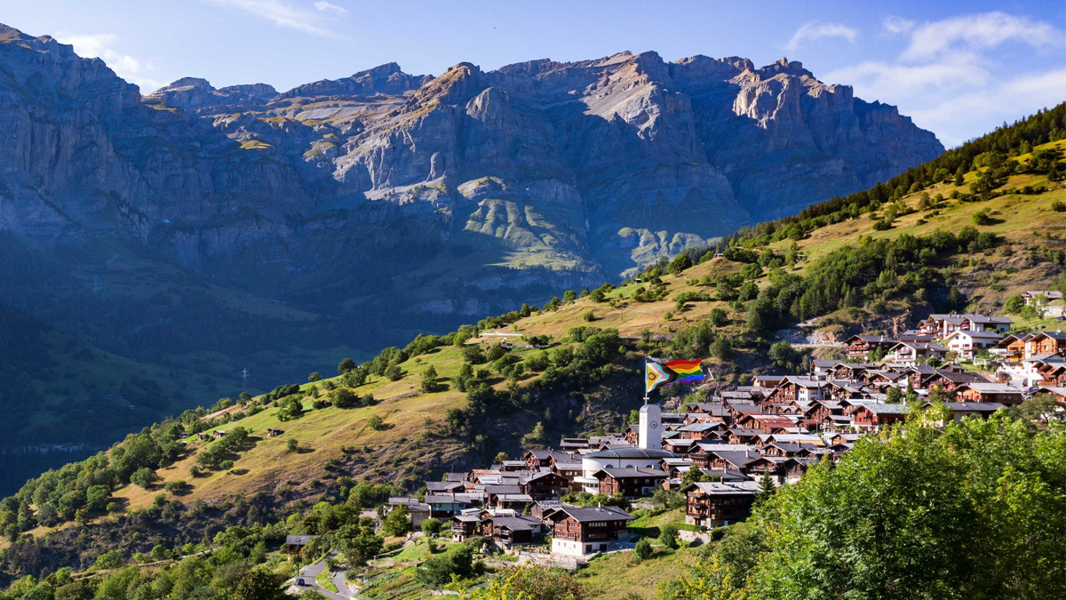 Albinen Köyü'ne taşınan kazanıyor