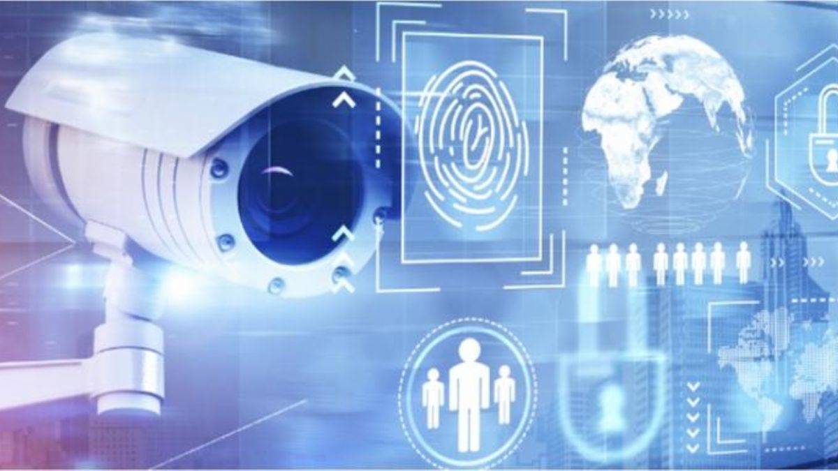 Çinli öğrencilerden 'görünmez adam' ceketi