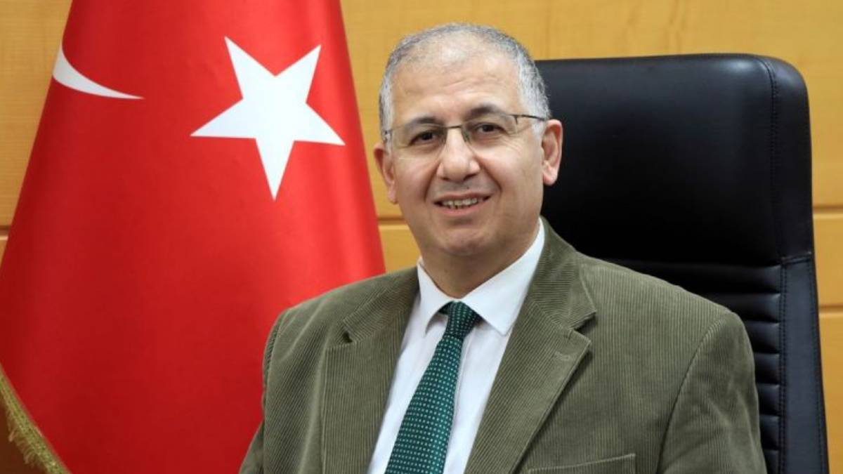 Kocaeli Üniversitesi (KOÜ) Rektörü Prof. Dr. Nuh Zafer Cantürk kimdir?