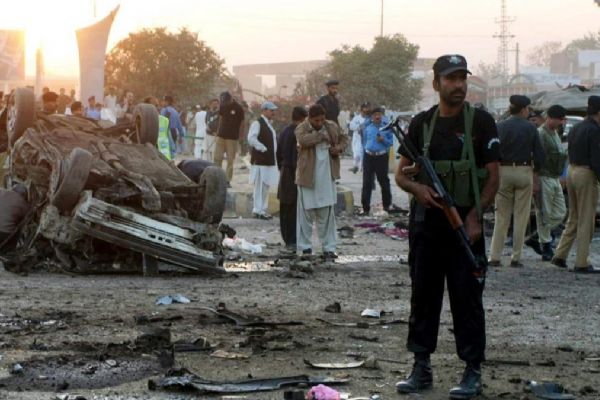 Afganistan-Pakistan sınırında katliam: Sivillere ateş açıldı!