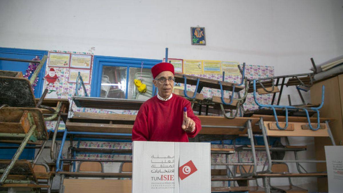Tunus'ta erken seçim fiyaskosu! Sandık boş kaldı