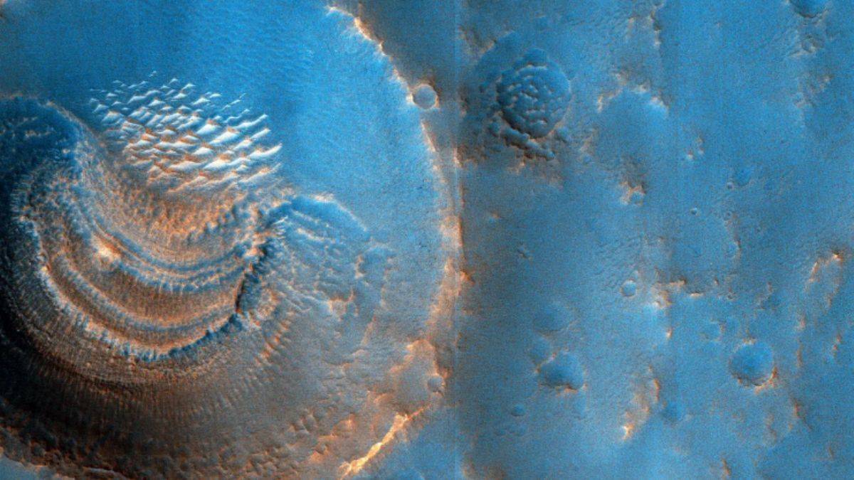 Mars'taki kraterlerde yeni gizemler görüntülendi