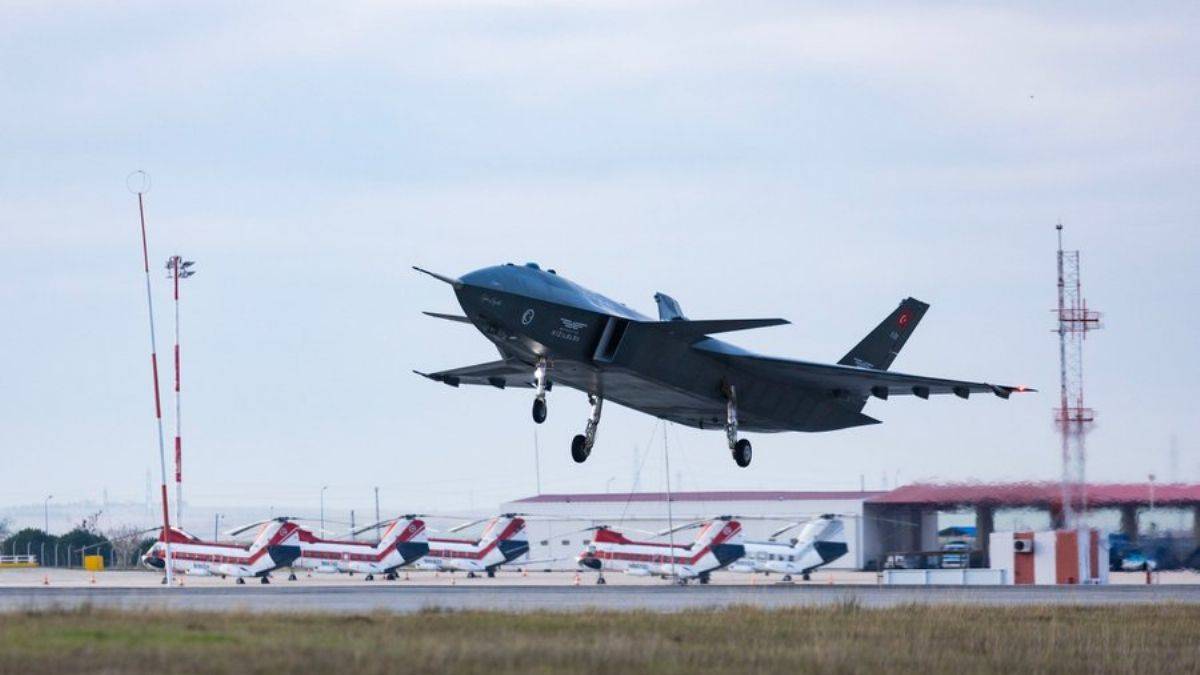 ABD'deki savunma dergisi Kızılelma'yı tanıttı