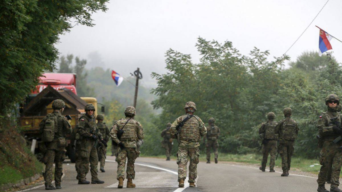 Kosova ile Sırbistan arasındaki gerilim tırmanıyor: ''Silahlı çatışmanın eşiğindeyiz!''