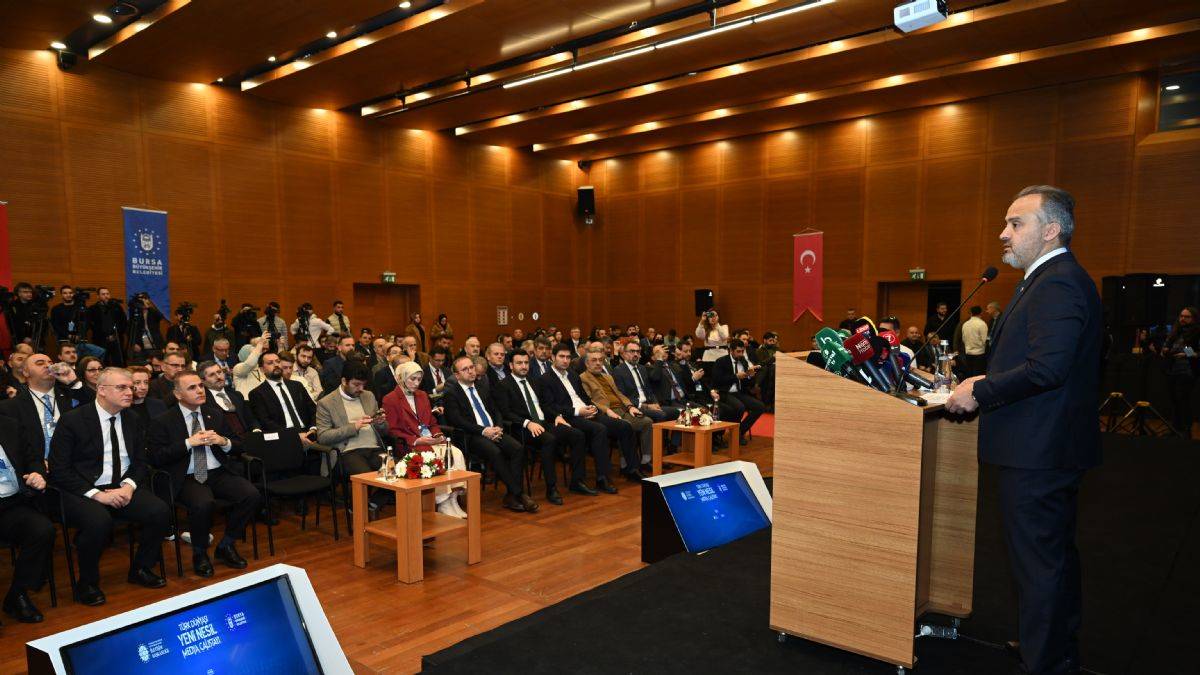 Türk dünyası yeni nesil medyayı konuştu