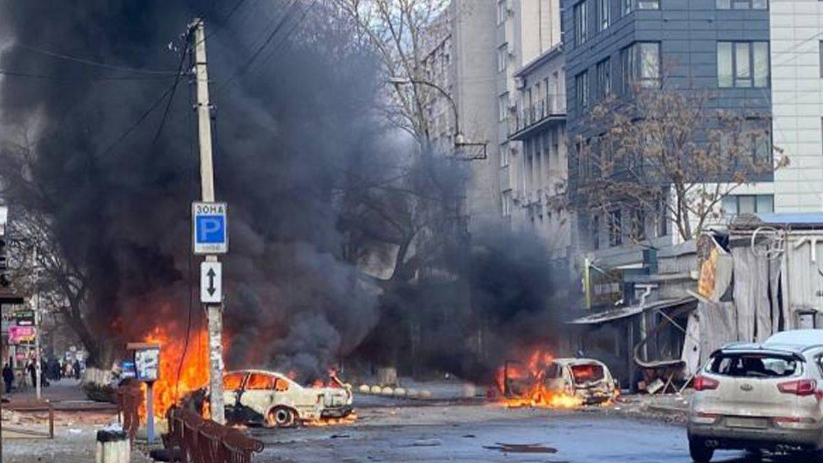 Rusya çekildiği Herson kentine saldırdı: Ölü ve yaralılar var