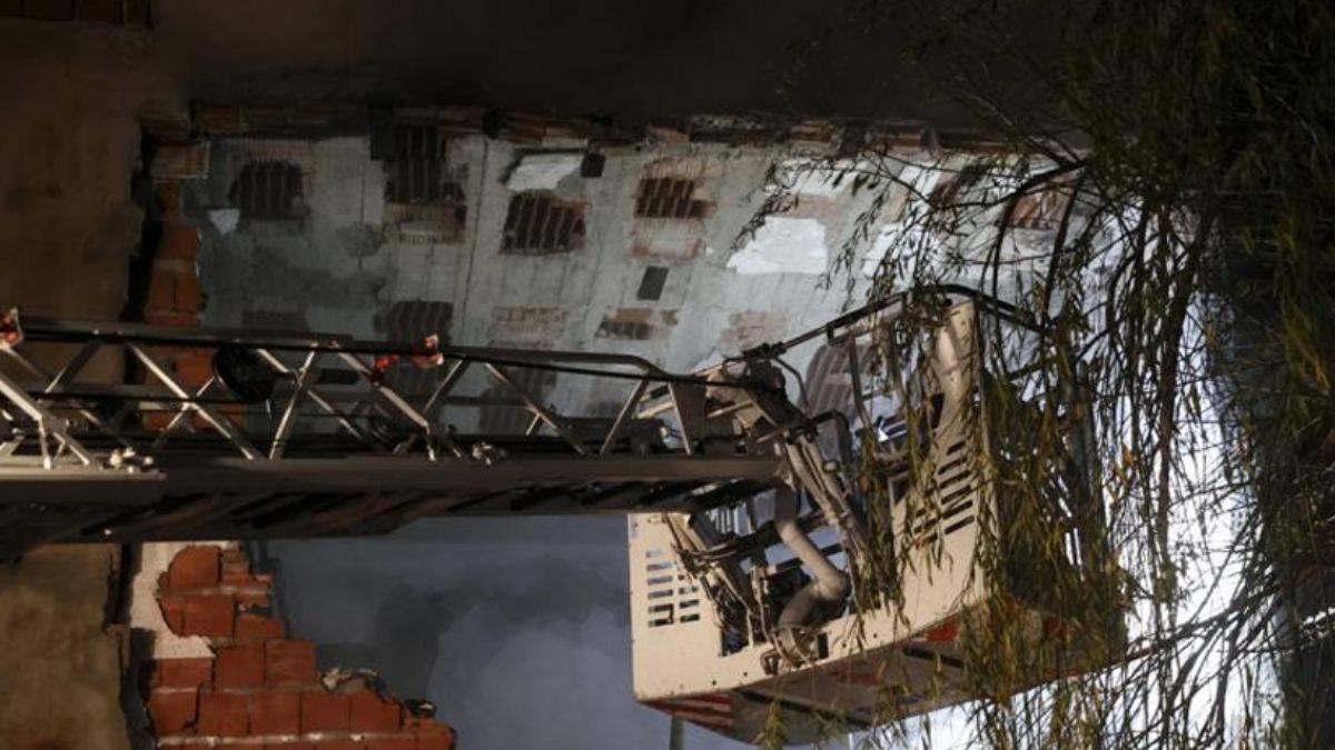 Ev sahibinin “çık” dediği kiracı evi boşaltıp ateşe verdi