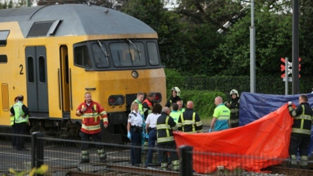 1757420_1 Makinist, Lokomotifte Öldü!..