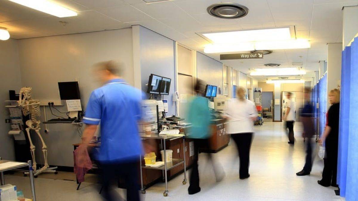 İngiltere karıştı: Yeni yıl için 'kanser' mesajı!