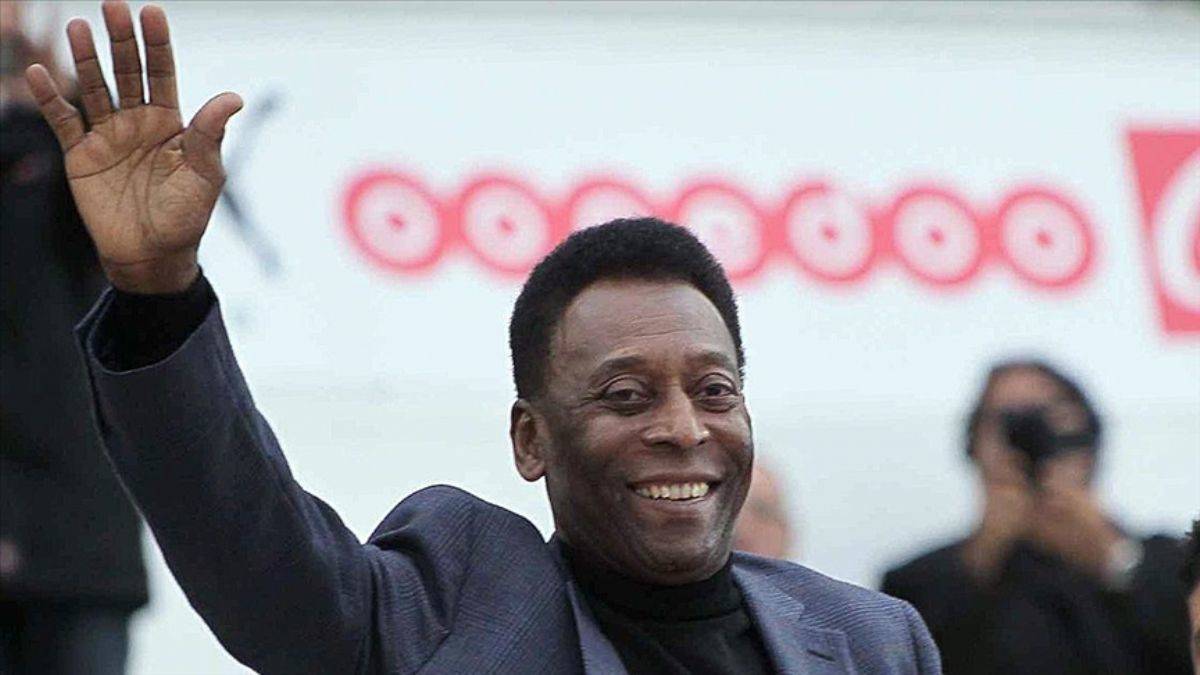 Brezilyalı ünlü futbolcu Pele hayatını kaybetti