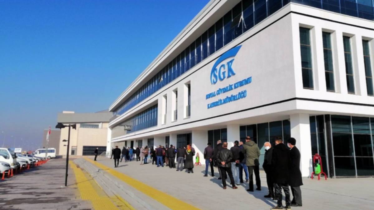 SGK merkezleri bugün (cumartesi) kaça kadar açık? (31 Aralık)