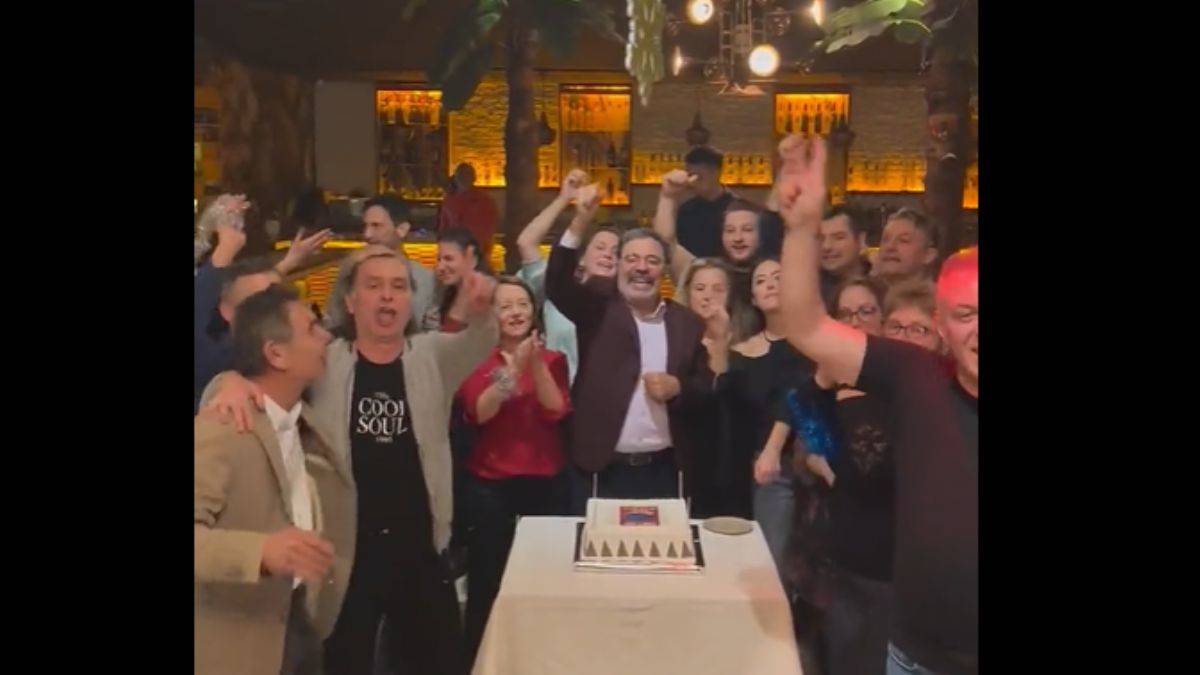 'Banka sermayesiyle devrimci marşı'