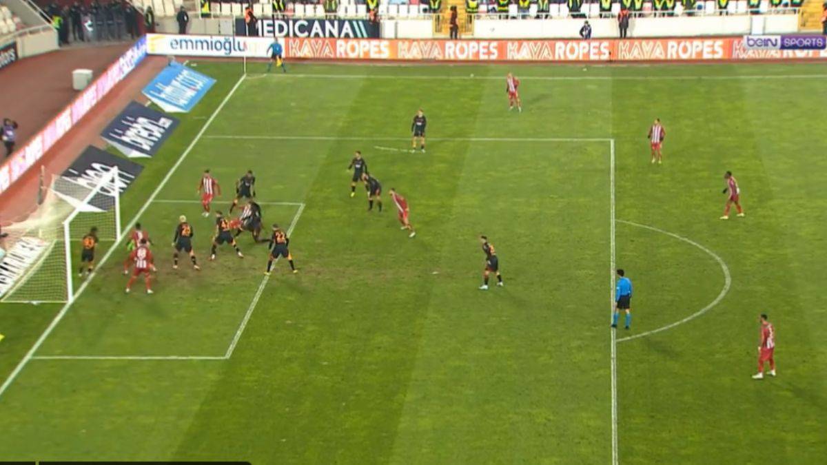 Süper Lig kulüplerinden peş peşe 'VAR' açıklaması