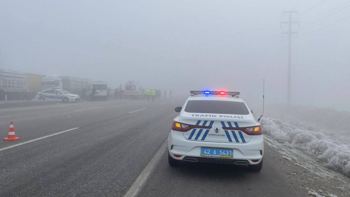Askeri kamyonet TIR'a çarptı: 2 asker hayatını kaybeti