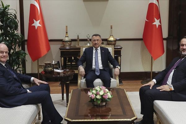 Fuat Oktay, Alibaba Grup Başkanı Evans ile Trendyol Grup Başkanı Çetin'i kabul etti